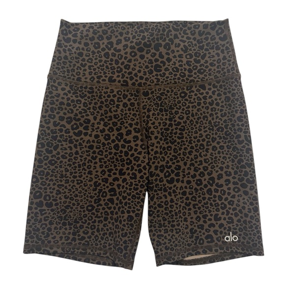 ALO Yoga Pants - Alo Yoga Vapor High-Waist Leopard-Print Short - Small